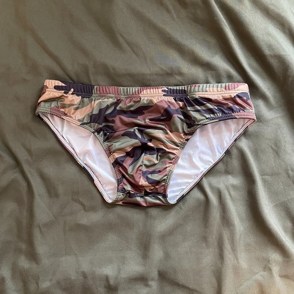 - J.J. Malibu Camouflage Speedo - Size M (Fits like a Small) - Picture 1 of 2